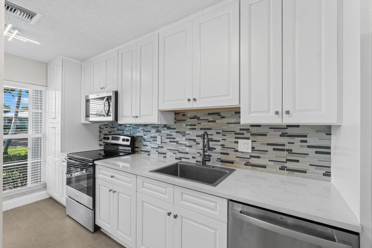 2501 Del Aire Boulevard 20-B