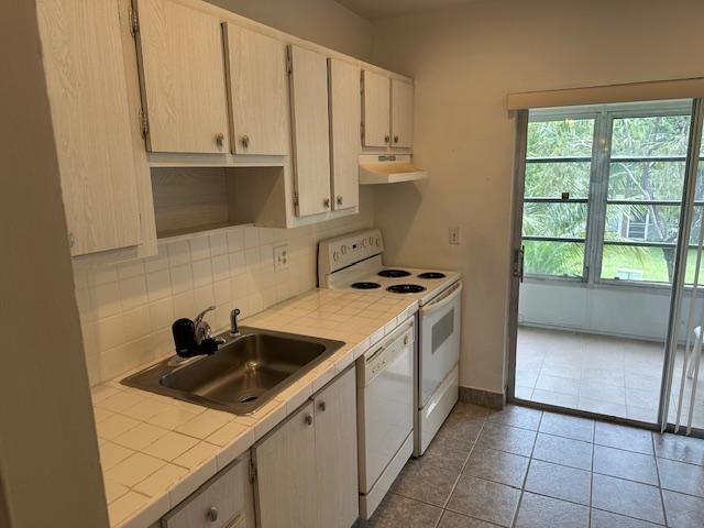 7500 NW 5th Ct 205, Margate, FL, 33063/$74,900 4 7500 NW 5th Ct 205
