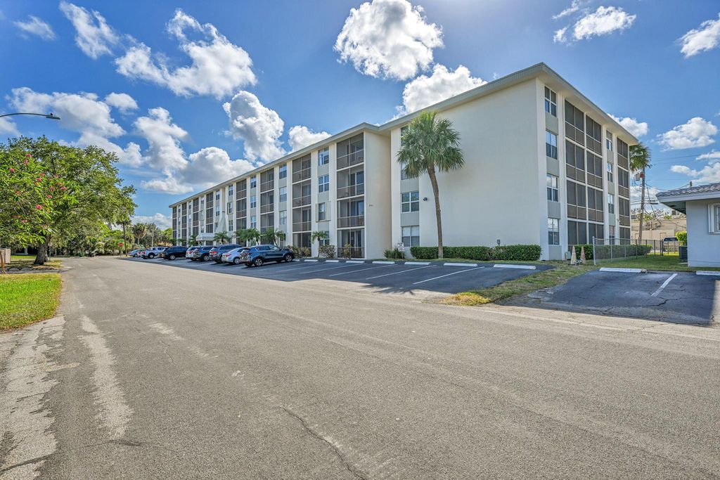 Photo of 4501 NE 21st Avenue #412, Fort Lauderdale, FL 33308 (MLS # R11094877)