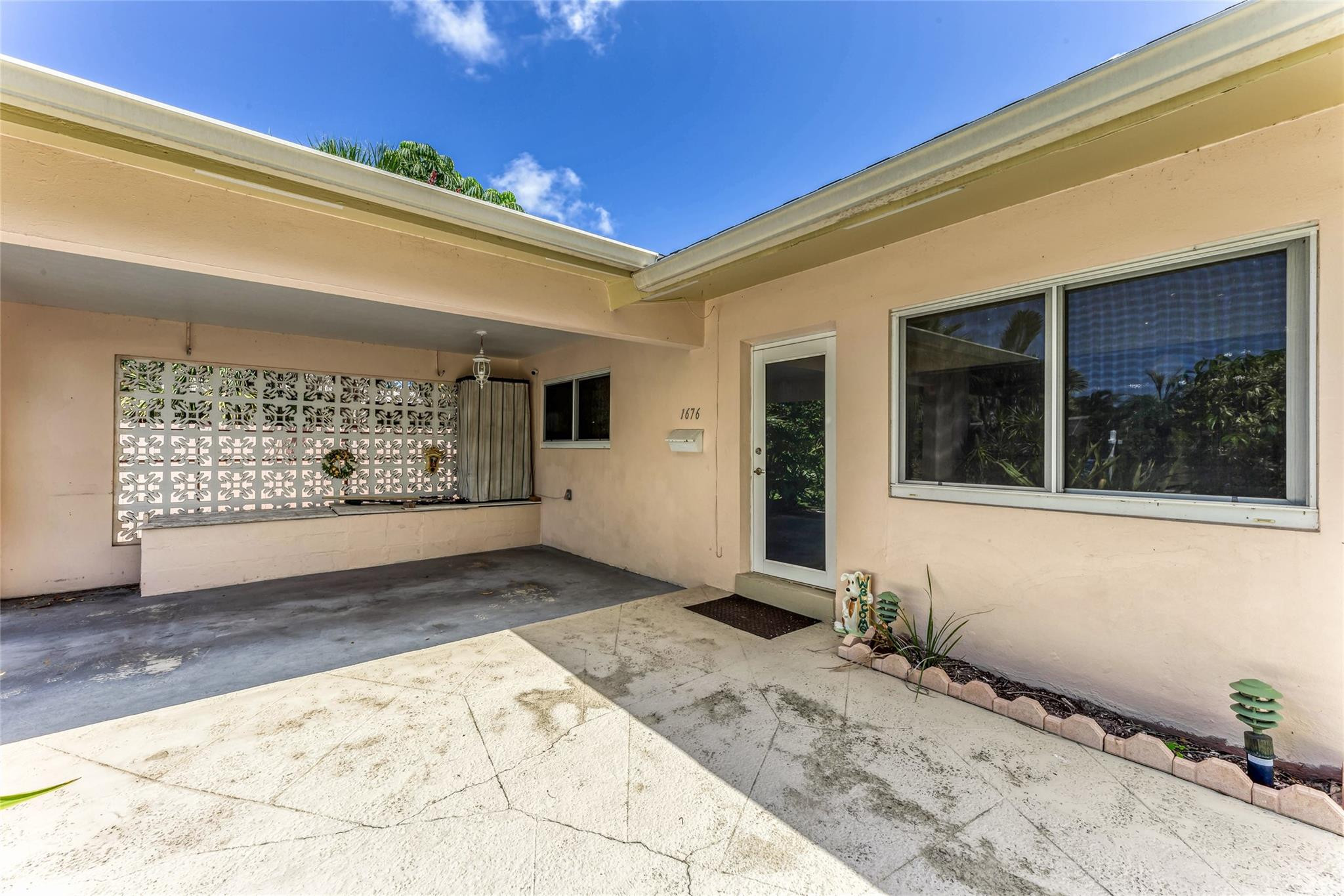 1676 NE 40th Street