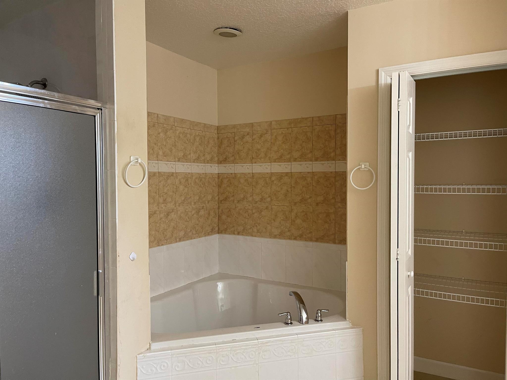 PORT ST LUCIE SECTION 25 - Residential Lease