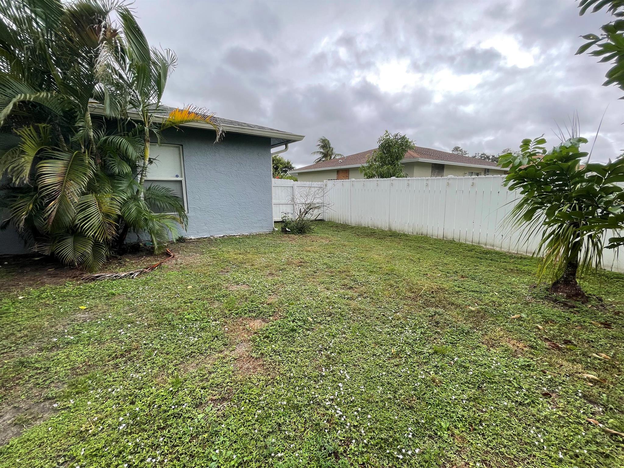 PORT ST LUCIE SECTION 25 - Residential Lease