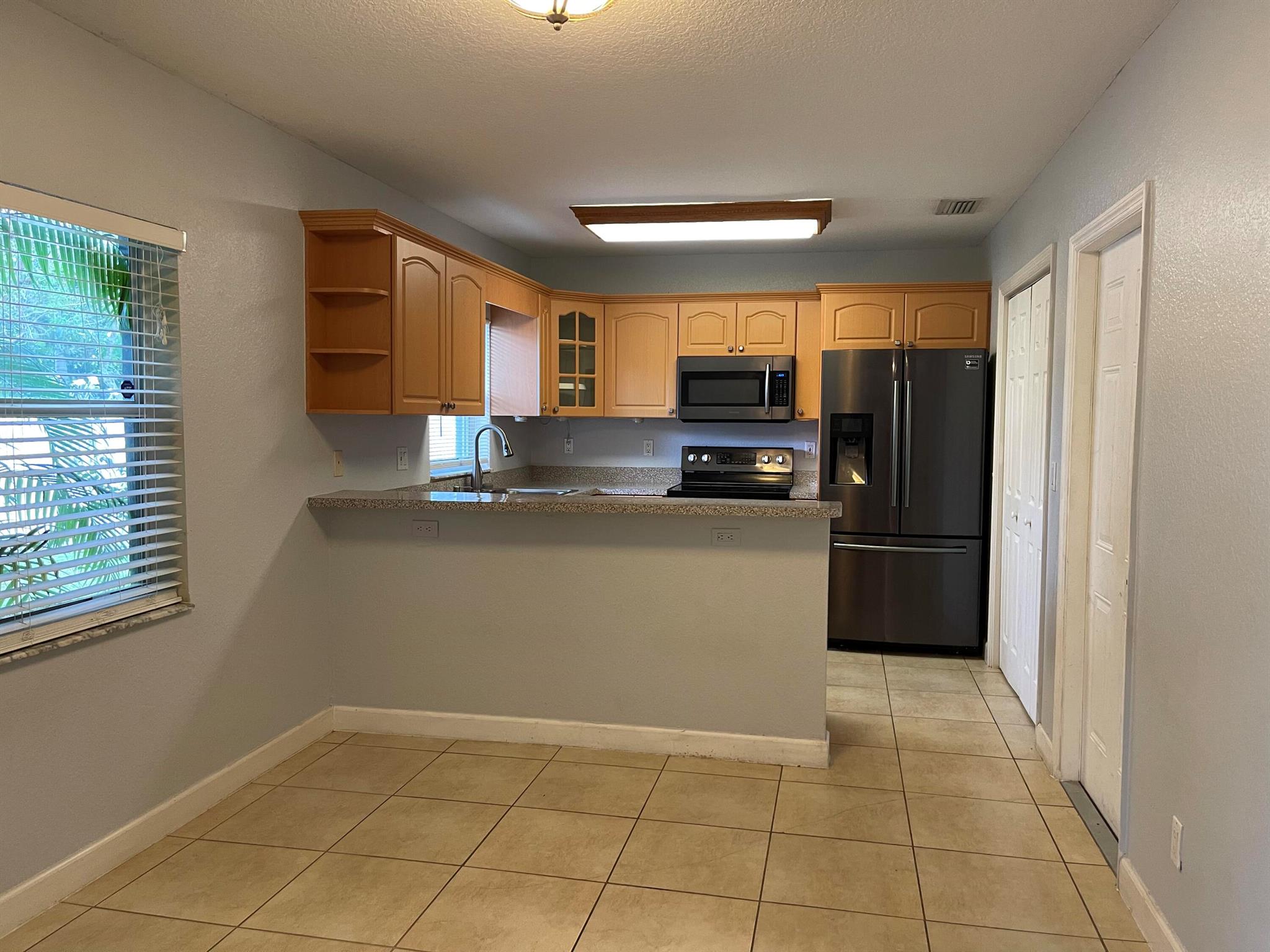 PORT ST LUCIE SECTION 25 - Residential Lease