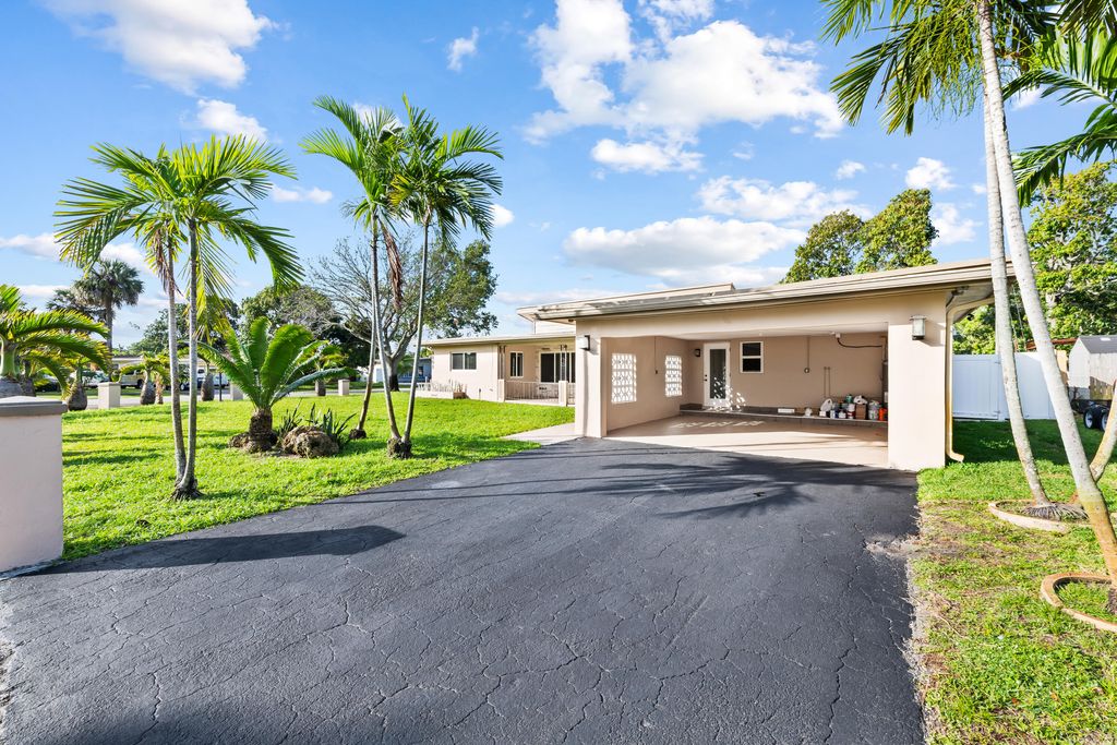 Photo of 3801 Tennessee Avenue, Fort Lauderdale, FL 33312 (MLS # B26016101)