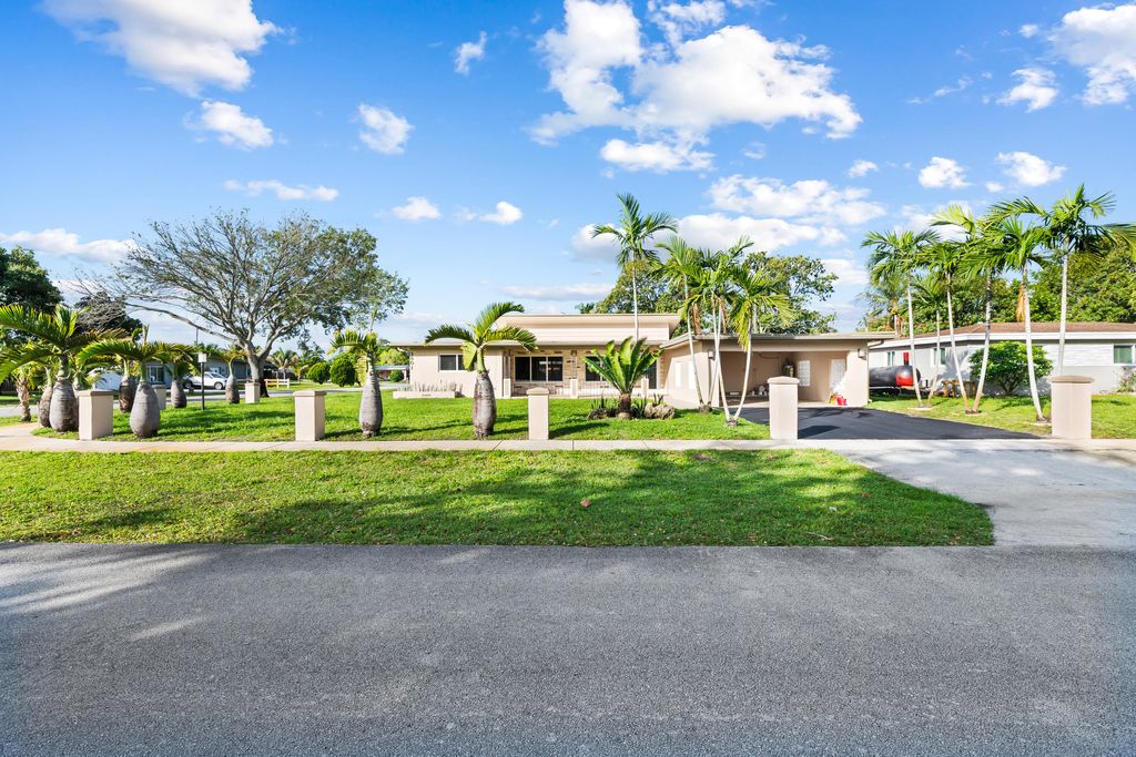 Photo of 3801 Tennessee Avenue, Fort Lauderdale, FL 33312 (MLS # B26016101)