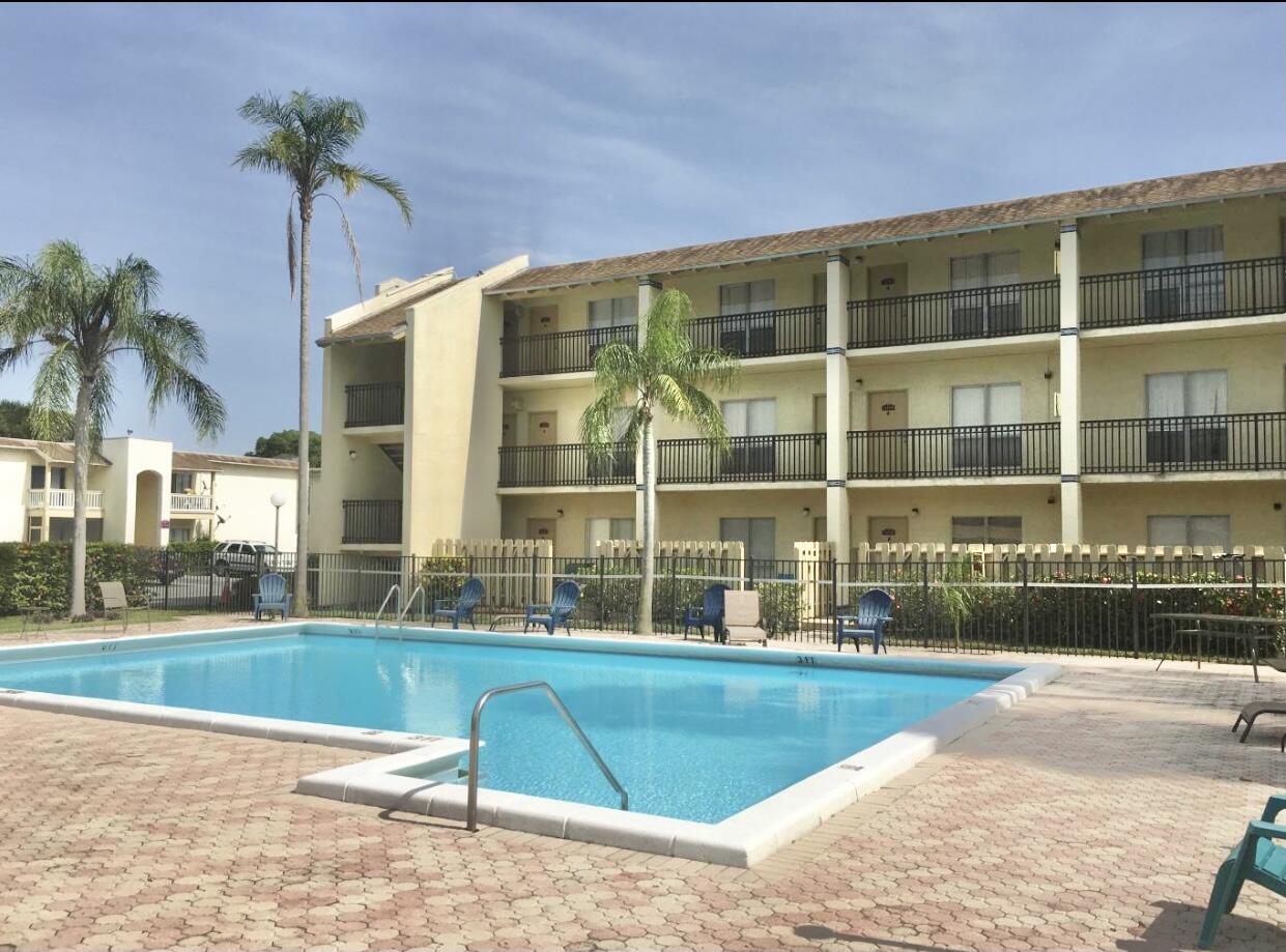 CROSS CREEK CONDO - Residential