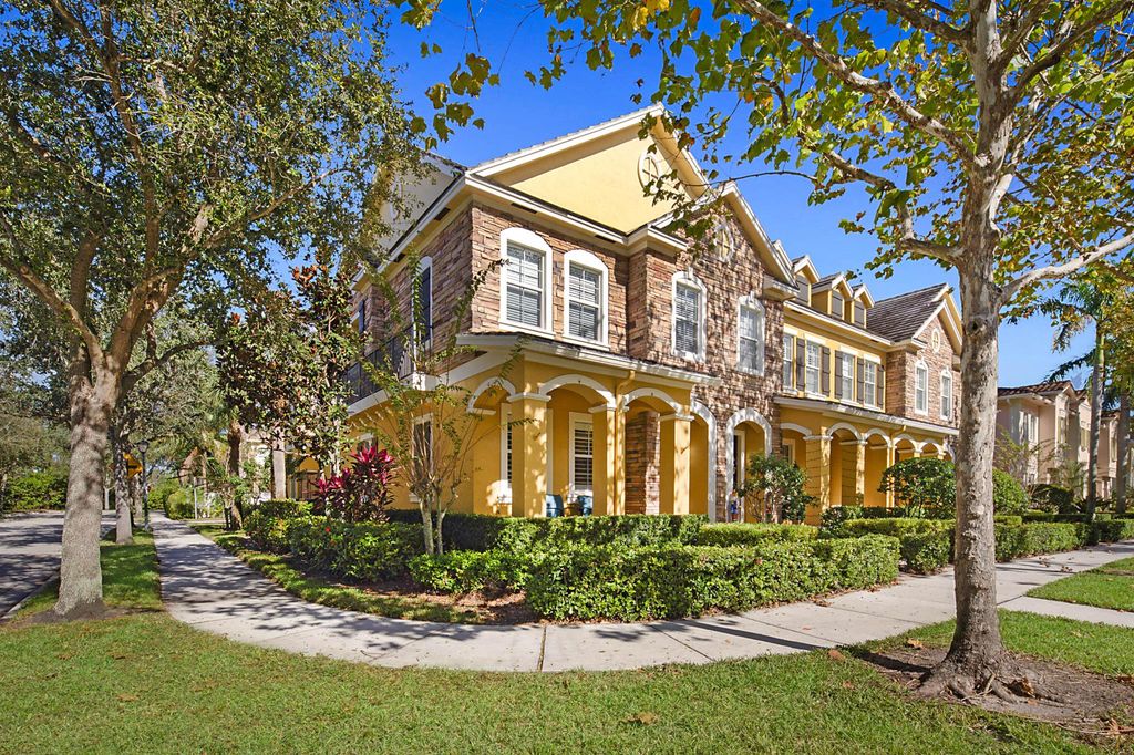 Photo of 255 Edenberry Avenue, Jupiter, FL 33458 (MLS # R10941706)