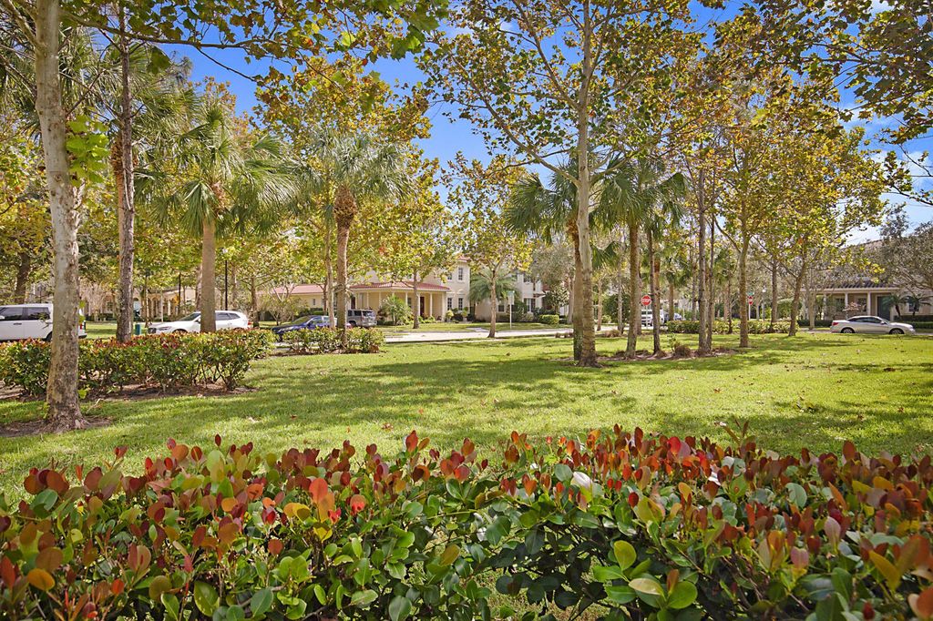 Photo of 255 Edenberry Avenue, Jupiter, FL 33458 (MLS # R10941706)