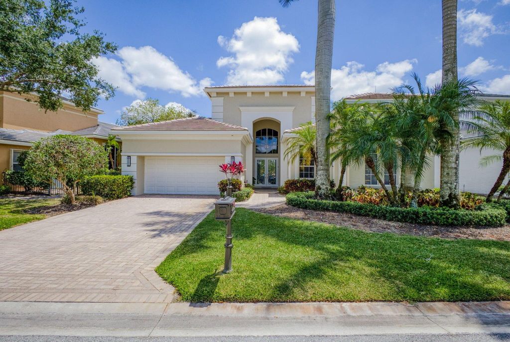 Photo of 110 Via Paradisio, Palm Beach Gardens, FL 33418 (MLS # R11086290)
