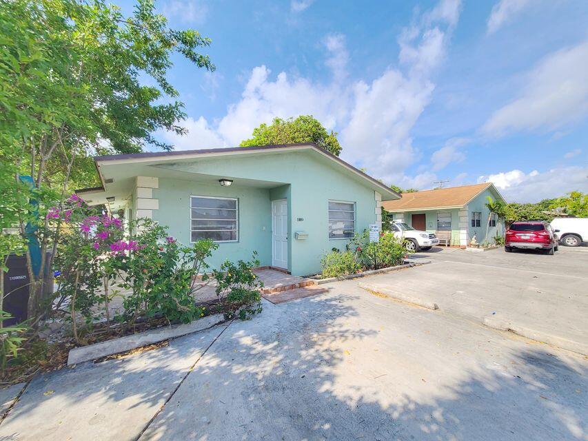 Gorgeous, spacious, great location, updated with new stainless appliances, new flooring, freshly painted. Perfect for outdoor fun with the family, walking distance from stores and restaurant. just a few blocks away from palm beach island. This 2 bed / 1 bath home is ready from immediate, fast occupancy. NO HOA, Pets are welcome.
