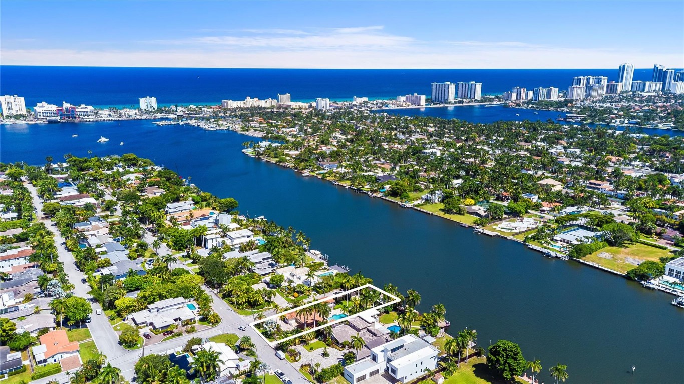 1100 N Northlake Drive