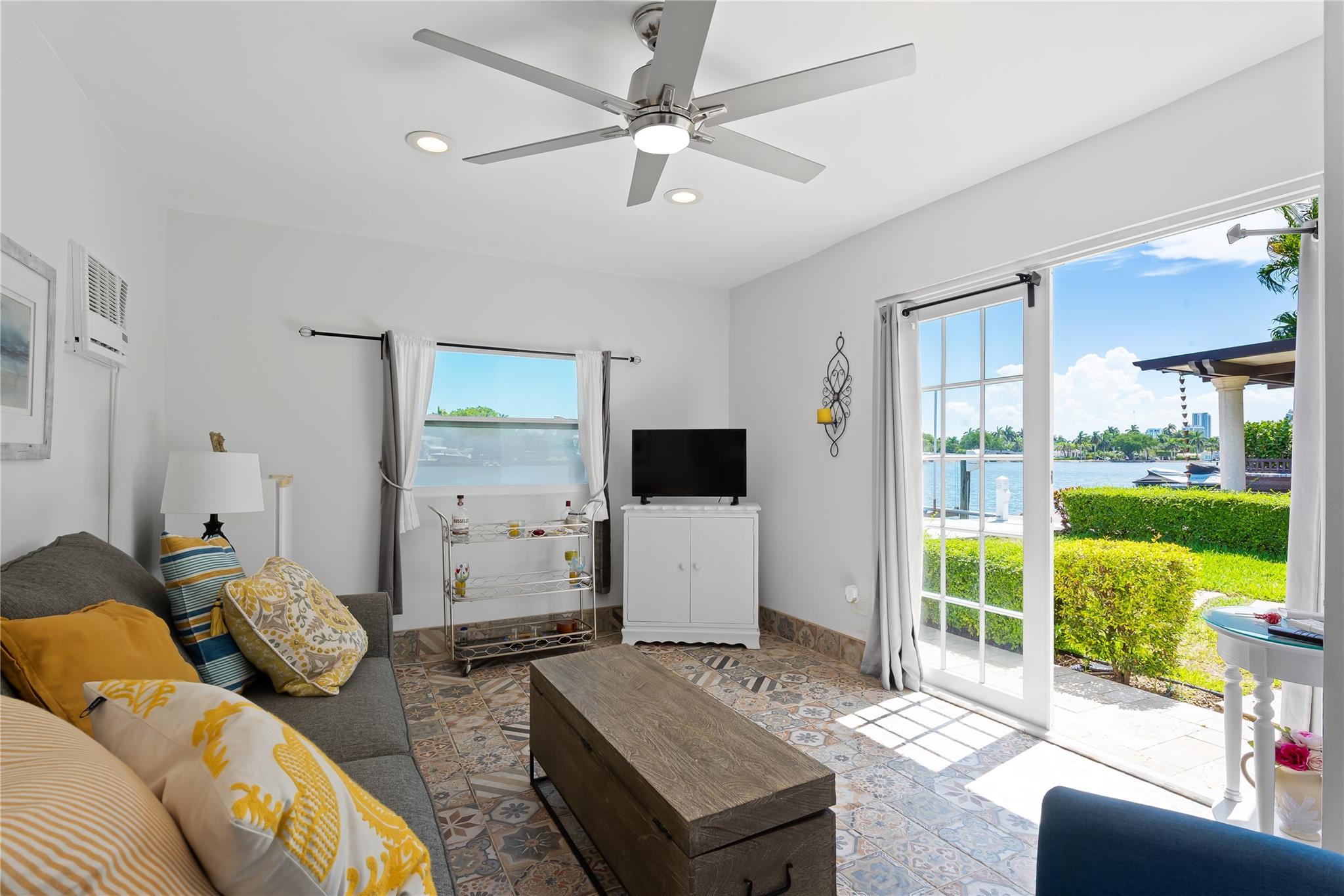 Hollywood Lakes Sec 1-32 - Residential