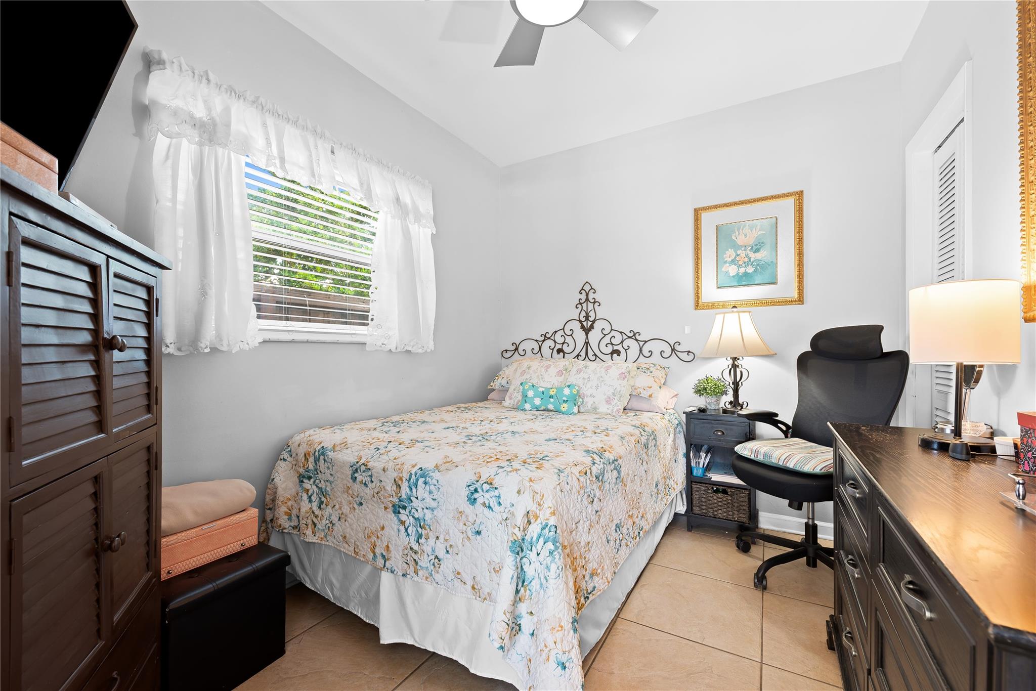 Hollywood Lakes Sec 1-32 - Residential