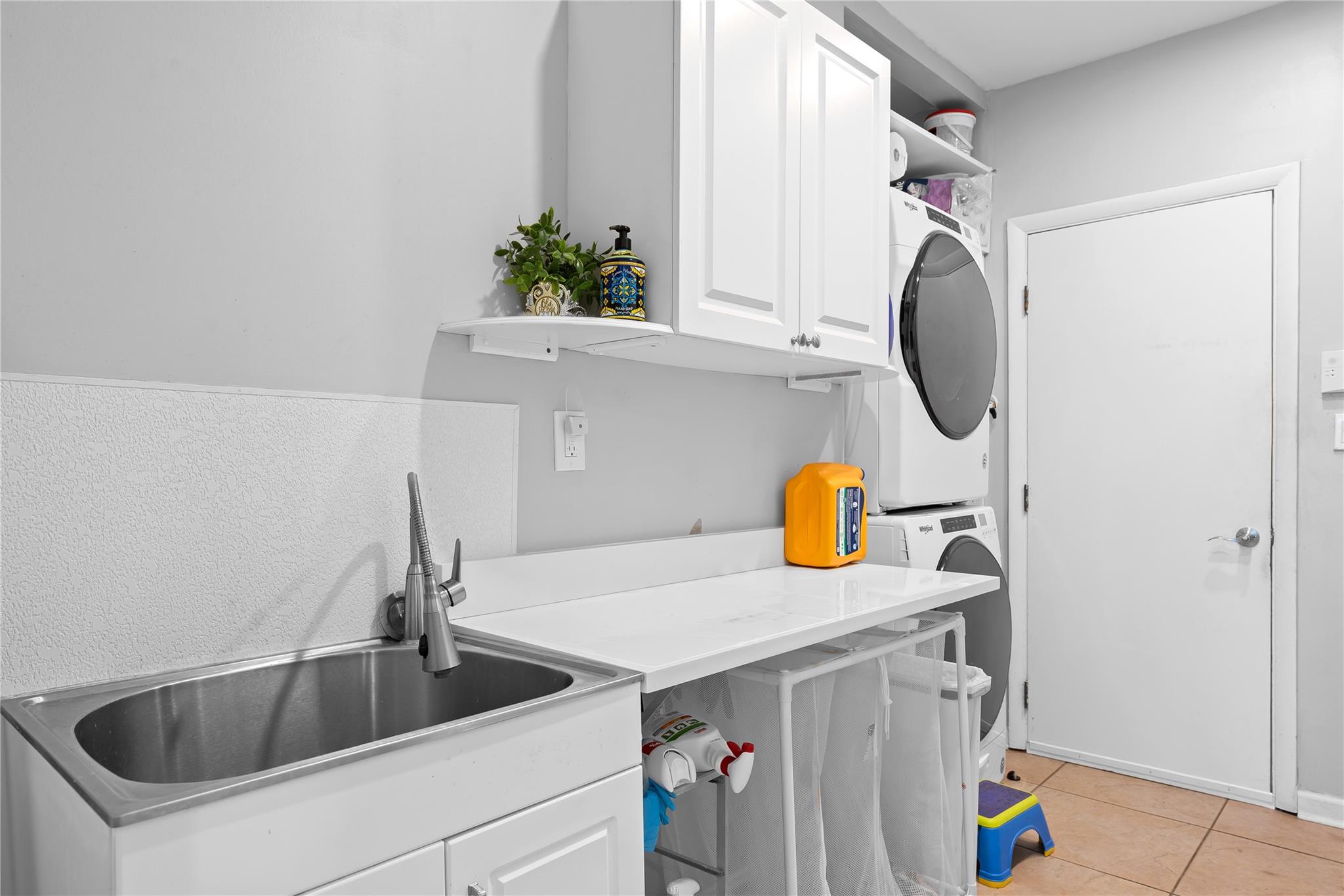 Hollywood Lakes Sec 1-32 - Residential