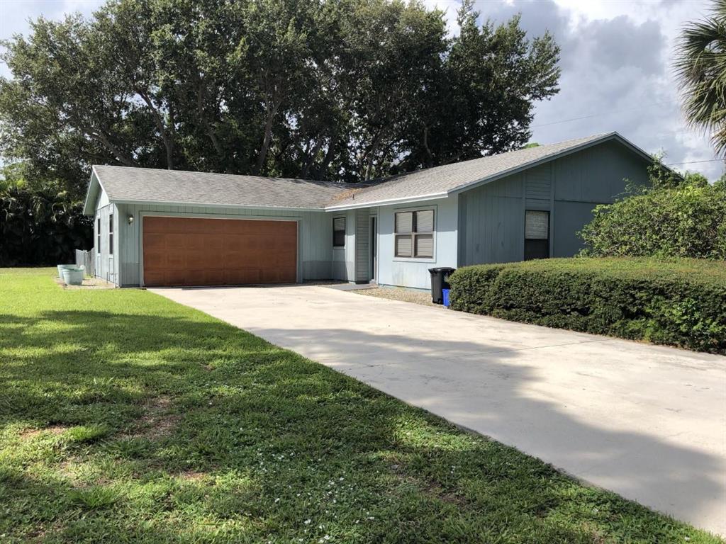 HOBE SOUND ESTATES - Residential Lease