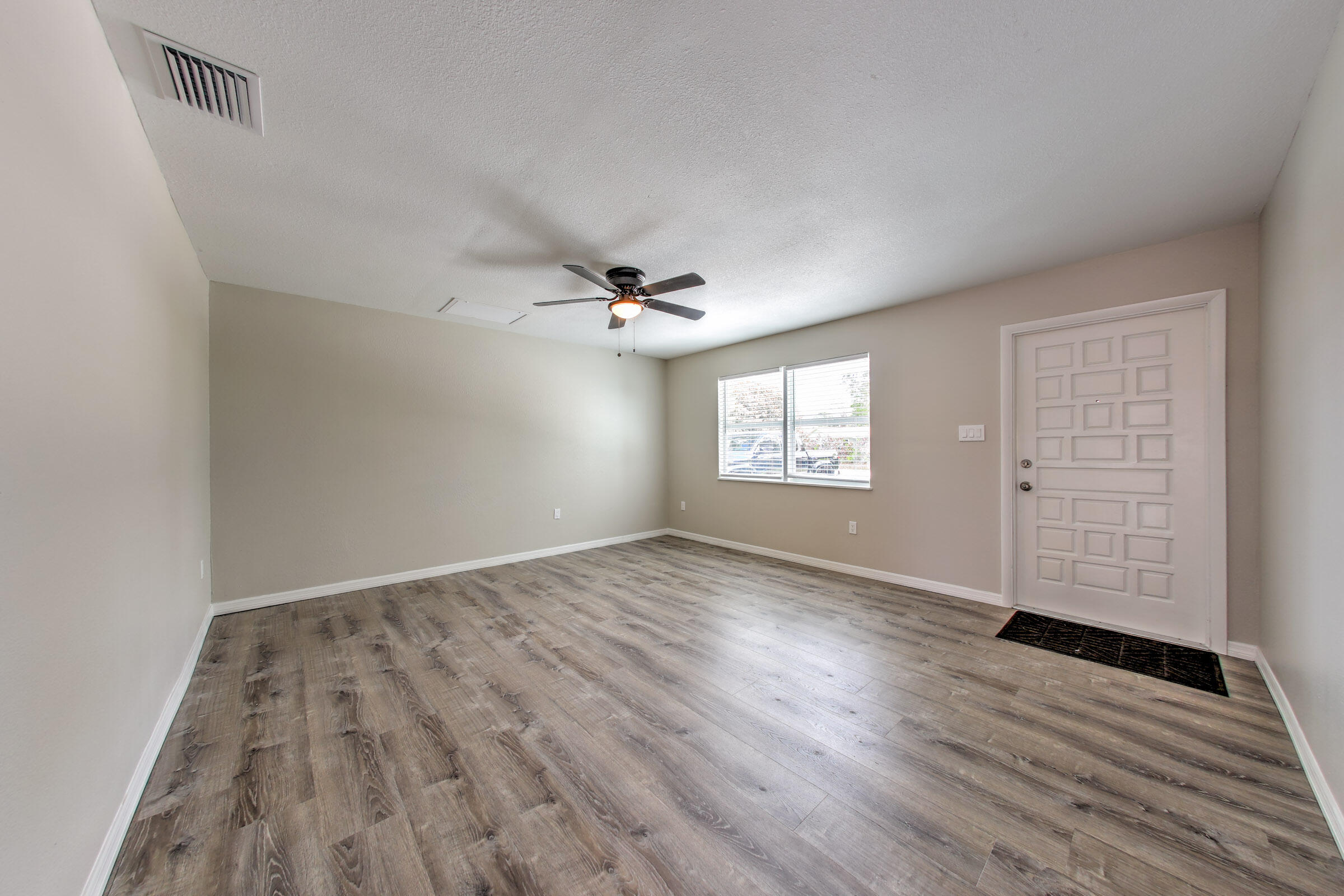 5103 Sunset Boulevard