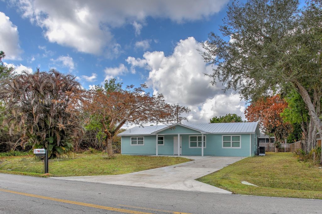 Photo of 5103 Sunset Boulevard, Fort Pierce, FL 34982 (MLS # R11164513)