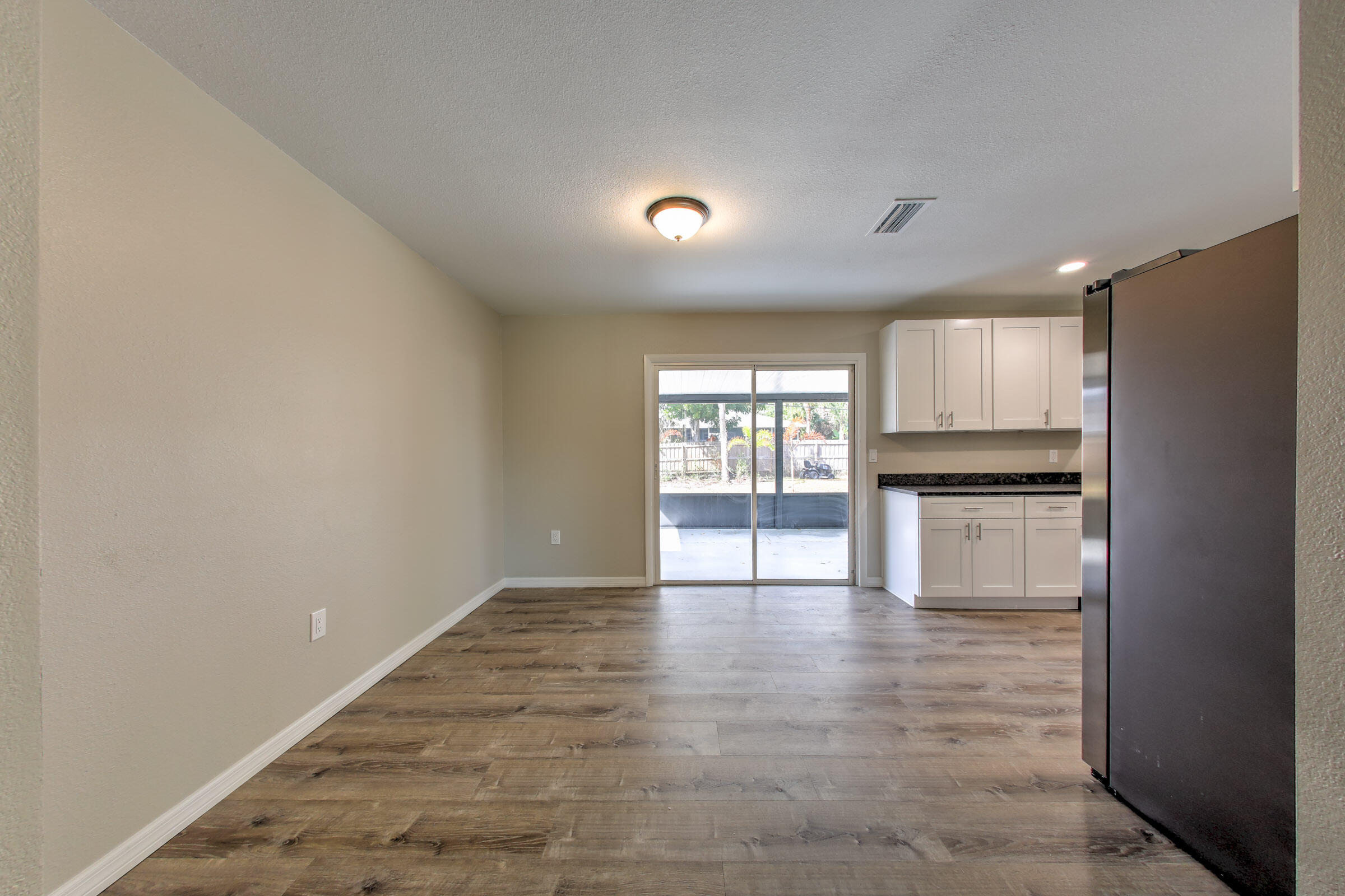 5103 Sunset Boulevard