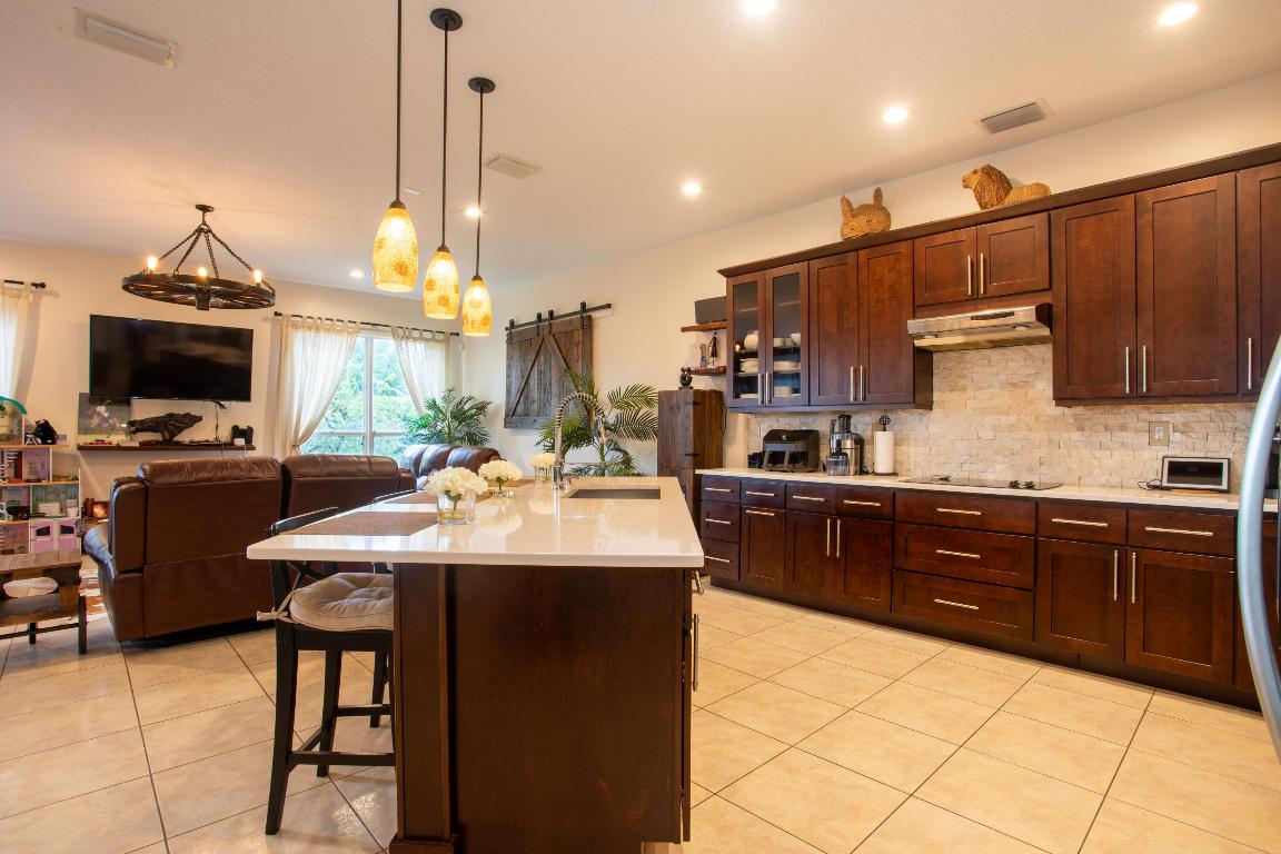 MADISON GREEN 1 - Residential