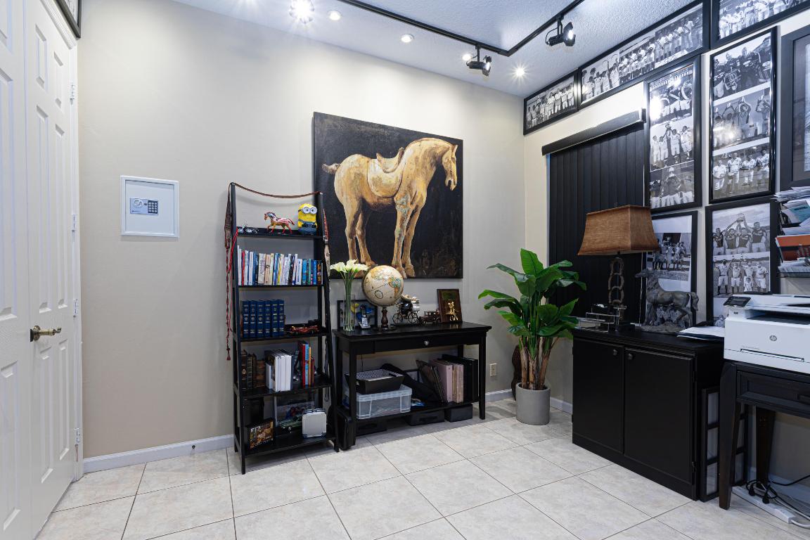 MADISON GREEN 1 - Residential