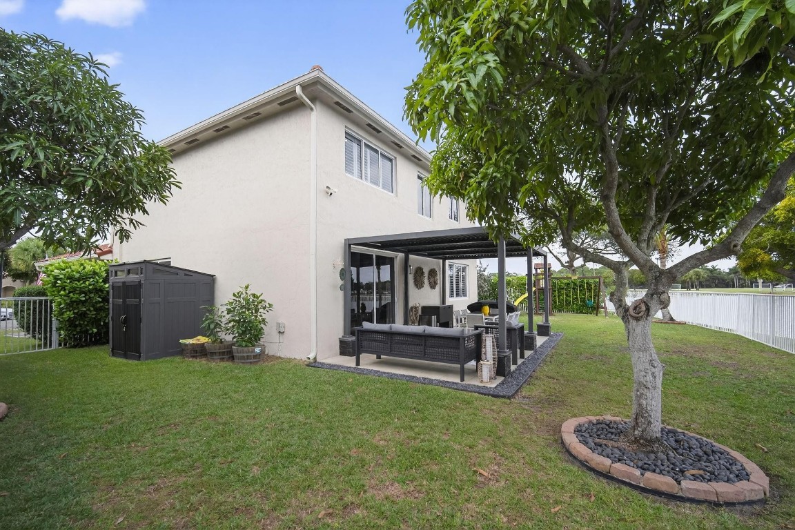 BANYAN TRAILS - Residential