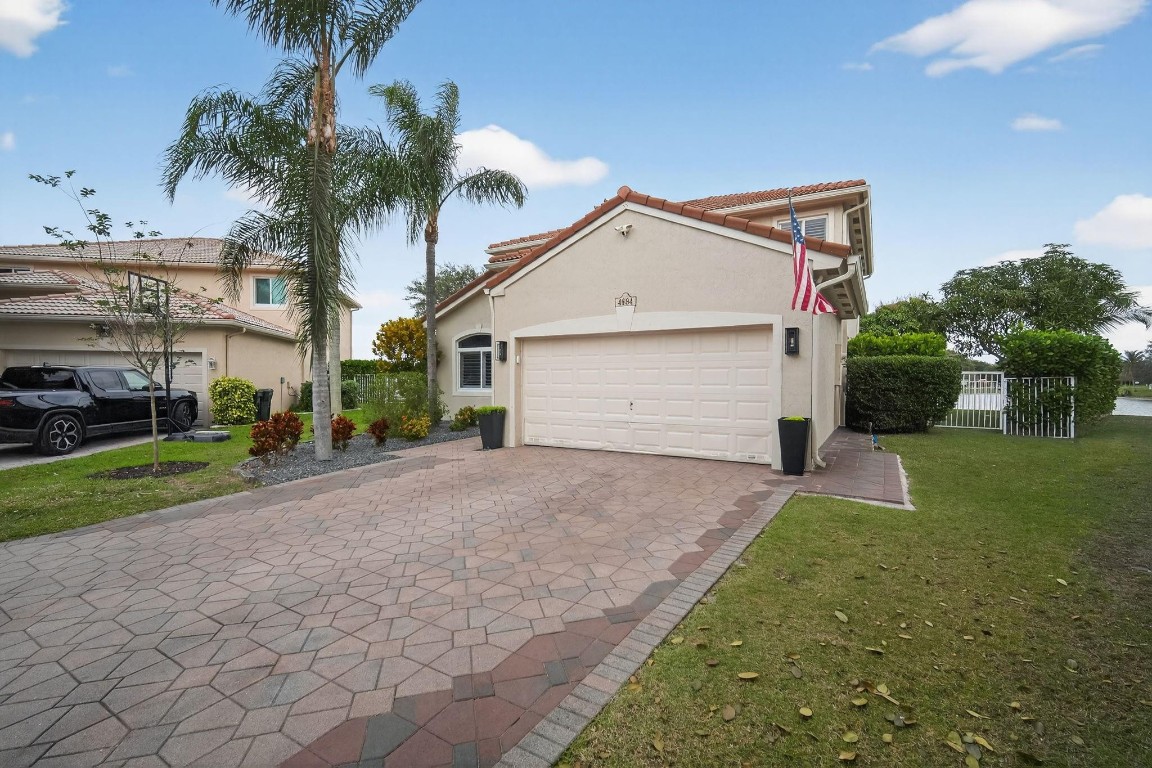 BANYAN TRAILS - Residential