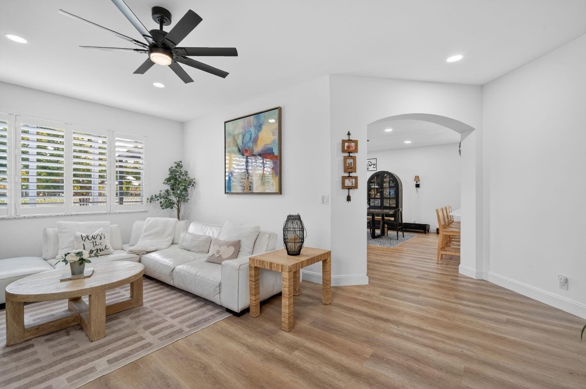 BANYAN TRAILS - Residential