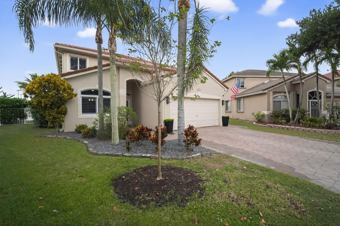 BANYAN TRAILS - Residential