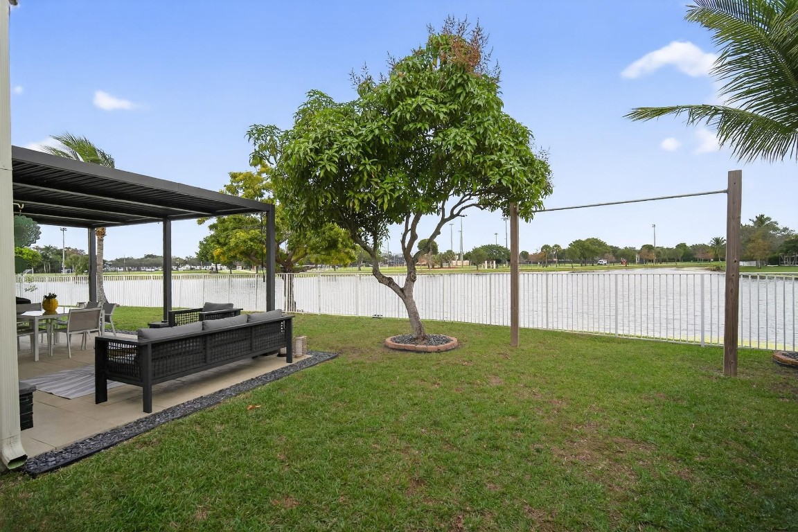 BANYAN TRAILS - Residential