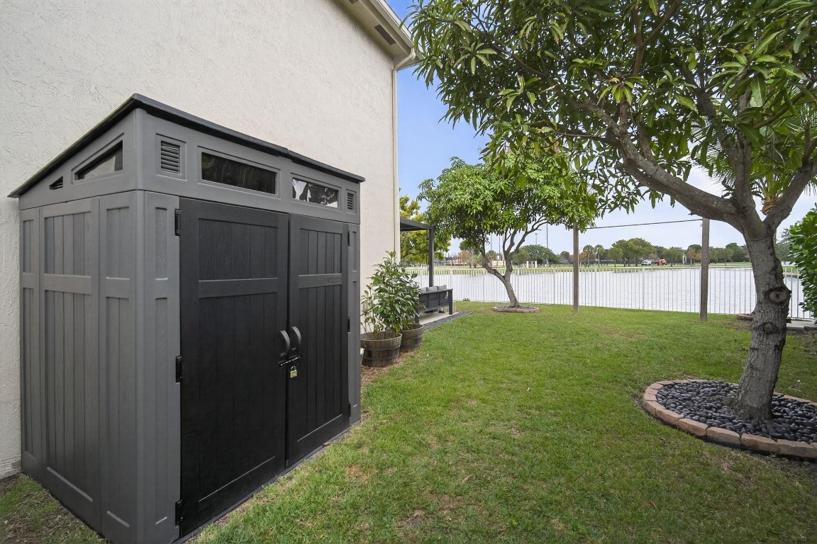 BANYAN TRAILS - Residential