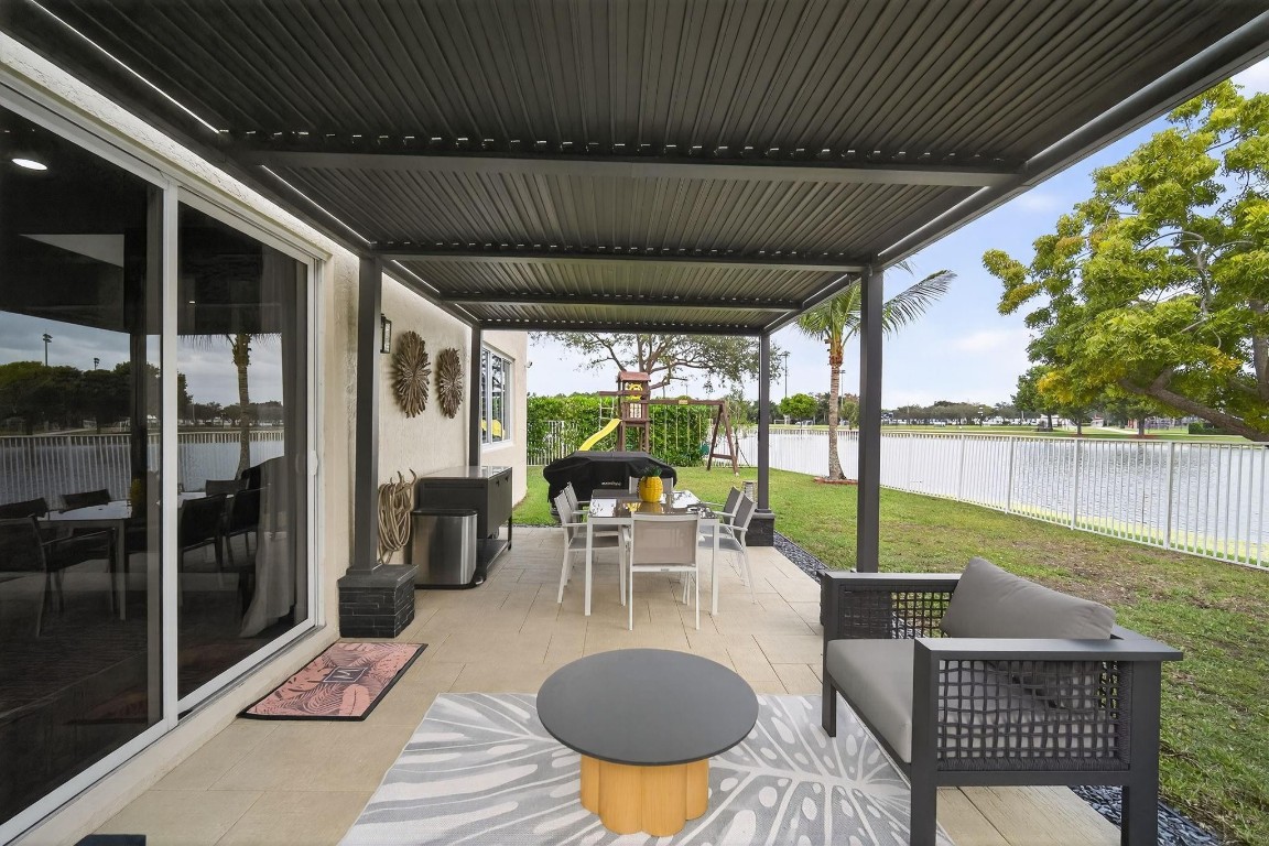 BANYAN TRAILS - Residential