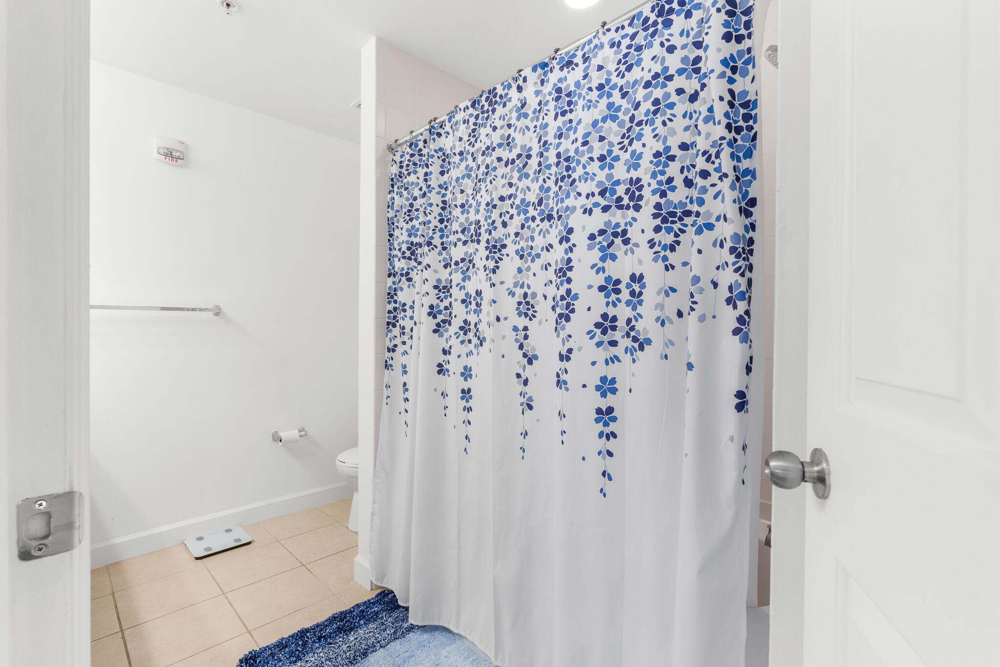 PINEAPPLE GROVE VILLAGE C - Residential Lease