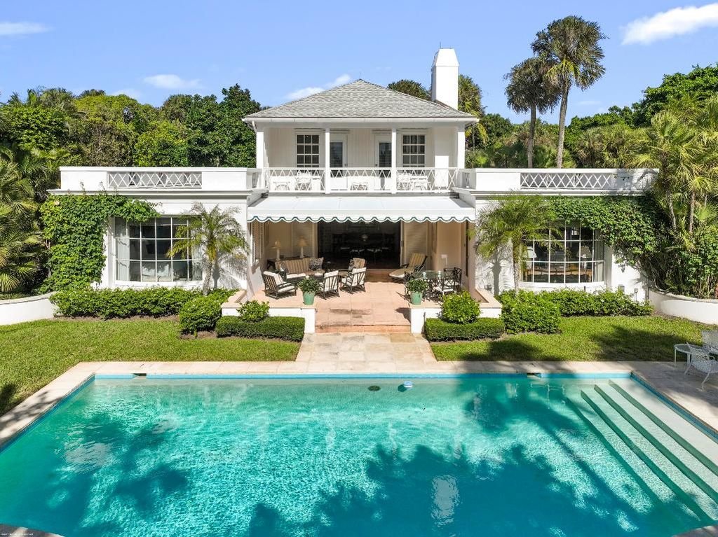 Photo of 128 S Beach Road, Jupiter Island, FL 33455 (MLS # R11142306)