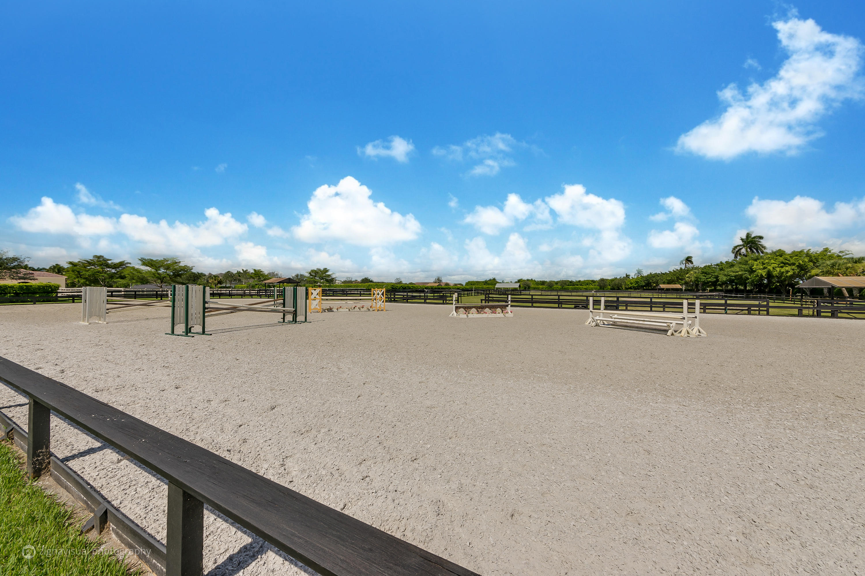 FARMS AT EQUESTRIAN CLUB - Residential