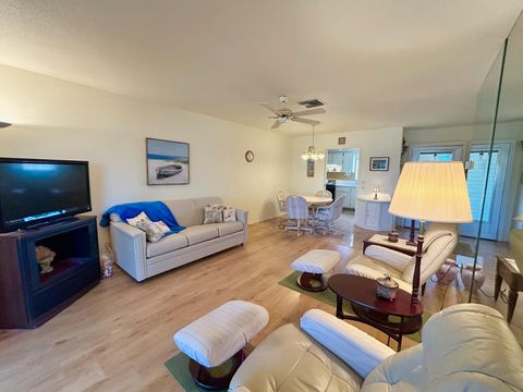 2976 Crosley Drive E J West Palm Beach FL 33415