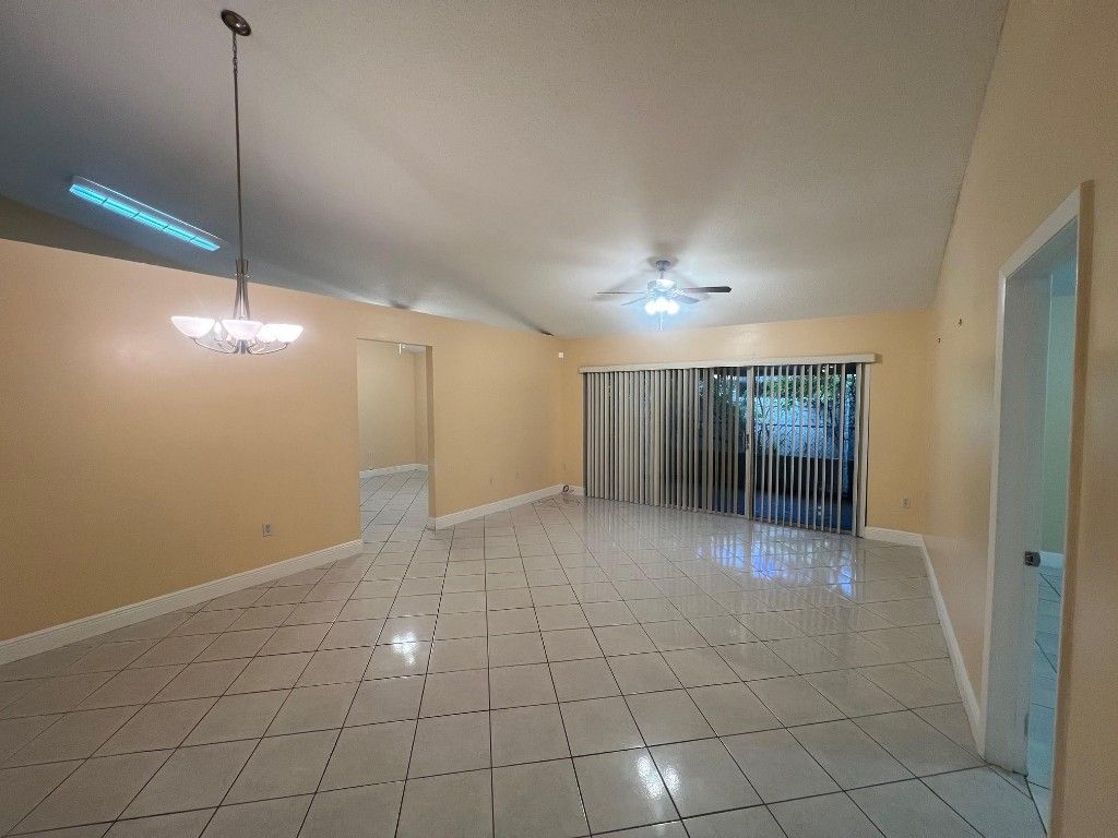 Photo of 520 NW 206th Avenue, Pembroke Pines, FL 33029 (MLS # F10538962)