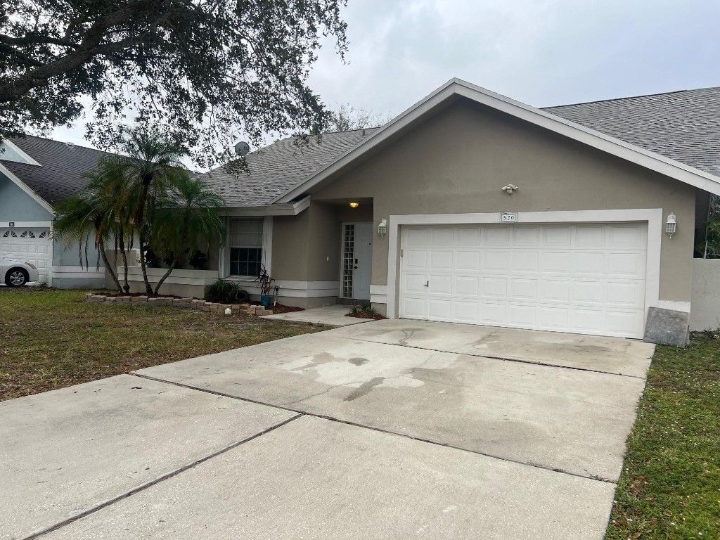 Photo of 520 NW 206th Avenue, Pembroke Pines, FL 33029 (MLS # F10538962)