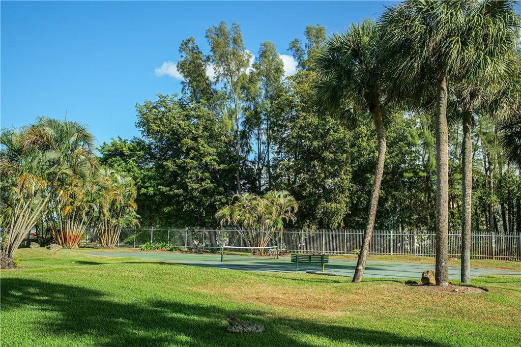 18th HOLE - Residential