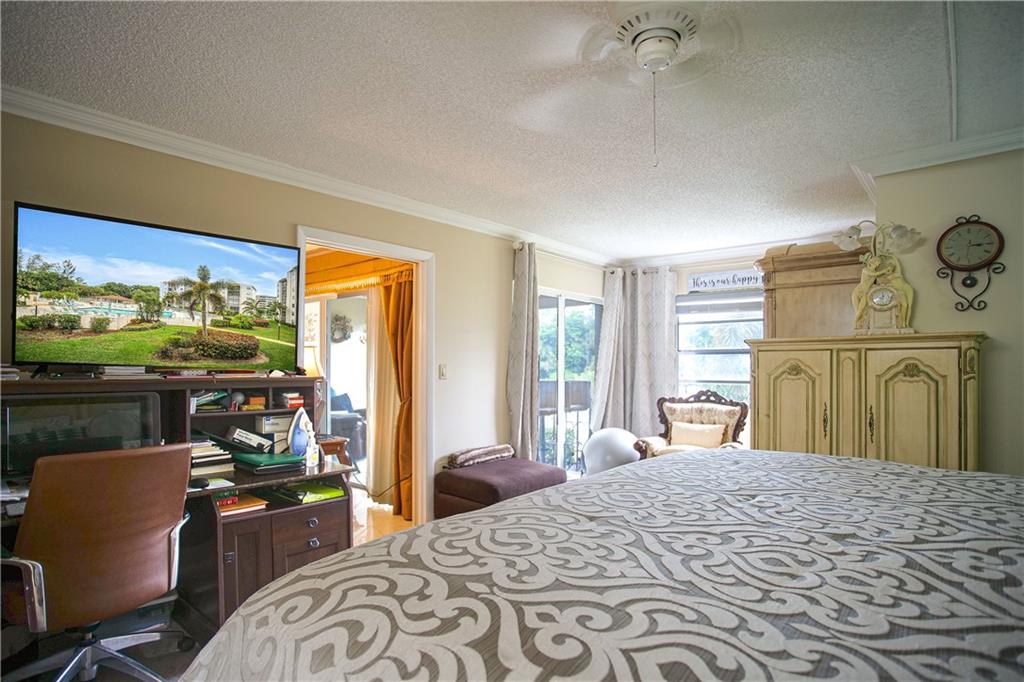 18th HOLE - Residential