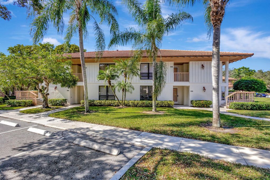 Photo of 612 Brackenwood Cove, Palm Beach Gardens, FL 33418 (MLS # R11040348)