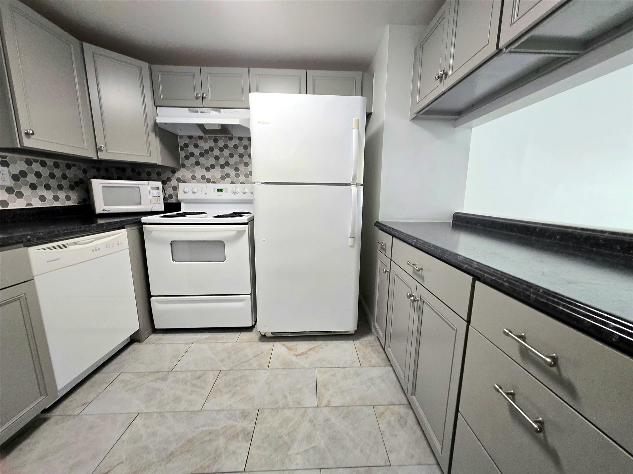 6503 Winfield Blvd 107-D