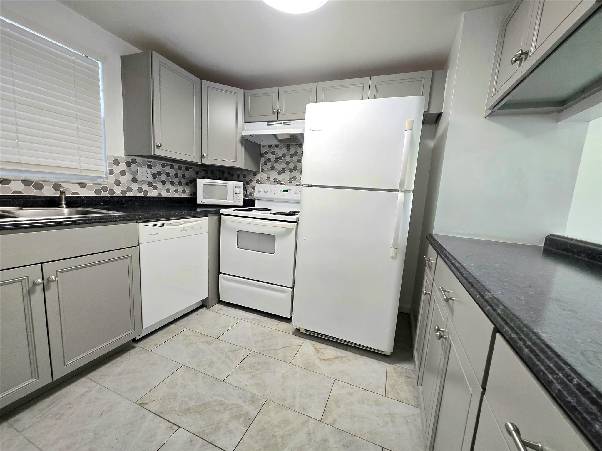 6503 Winfield Blvd 107-D