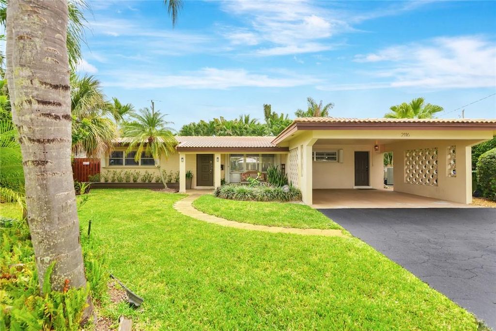 Photo of 2116 NE 63 St, Fort Lauderdale, FL 33308 (MLS # F10397404)