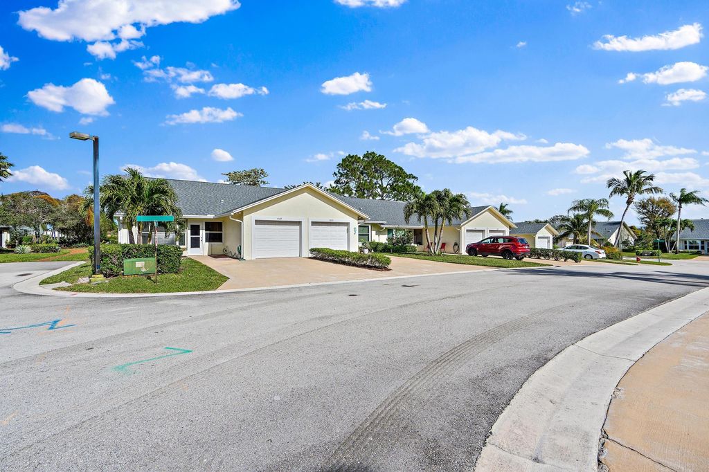 Photo of 8169 SE Fox Hill Place, Hobe Sound, FL 33455 (MLS # R10957946)
