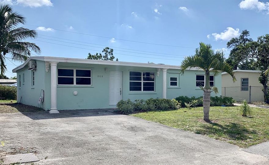 Amazing 4 bedrooms 2 baths home under 300k has now become available in a non HOA community! Walk in and fall in love with this totally renovated property. This home has so much to offer, beautiful and large kitchen with stainless steel appliances, split bedroom plan, double driveways, ceramic tile all throughout, spacious living areas. This property is waiting for you to call it home! Extremely large backyard is ready to have your family and friends over for the summer! Do not wait, this property will NOT last! Call us today to set up a showing. WELCOME HOME!