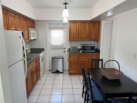 View photos, virtual tours, details... 222 NE 23rd Ave 2 Pompano Beach FL 33062