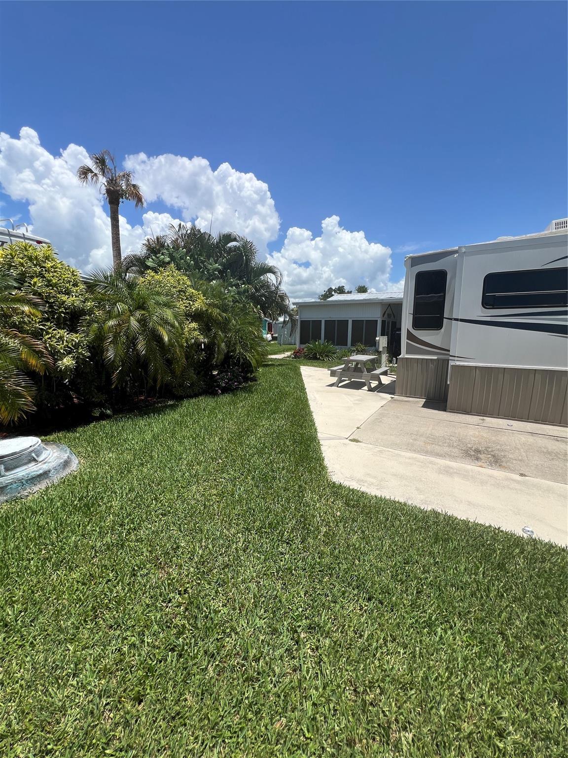 Ancient Oaks RV Rest 02 - Residential