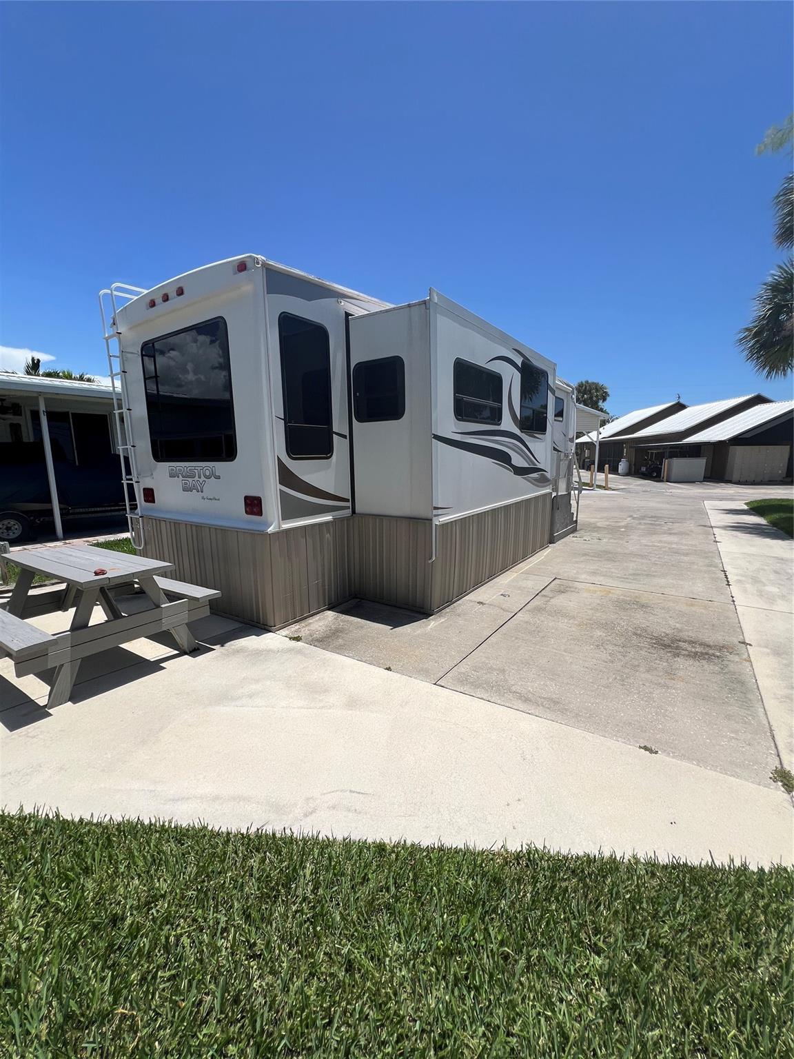 Ancient Oaks RV Rest 02 - Residential
