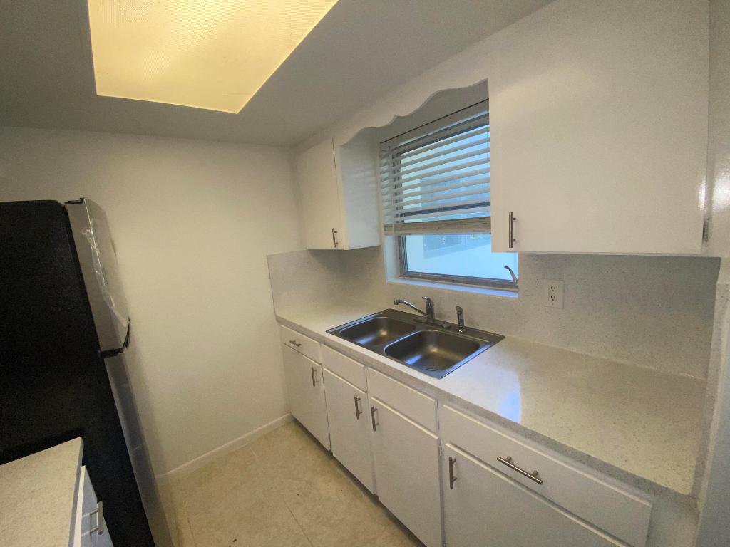 SOUTHEAST PARK CONDO - Residential Lease