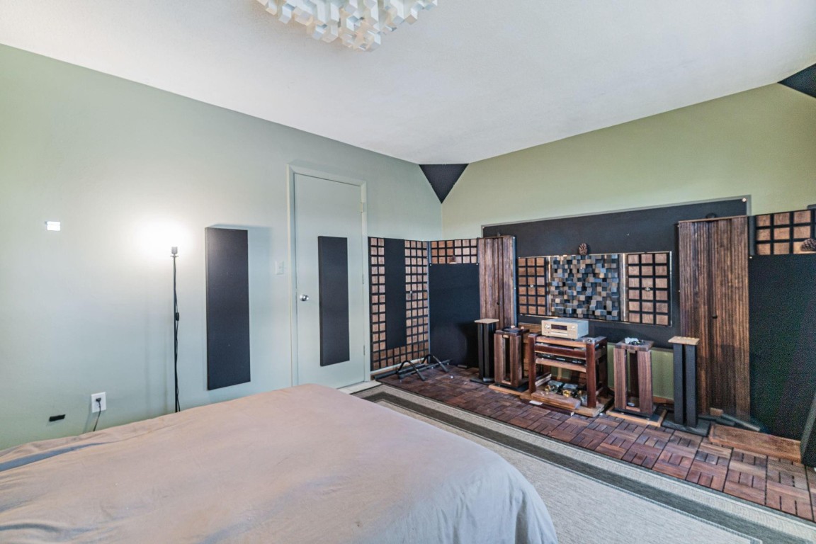 Carlton Arms - Residential